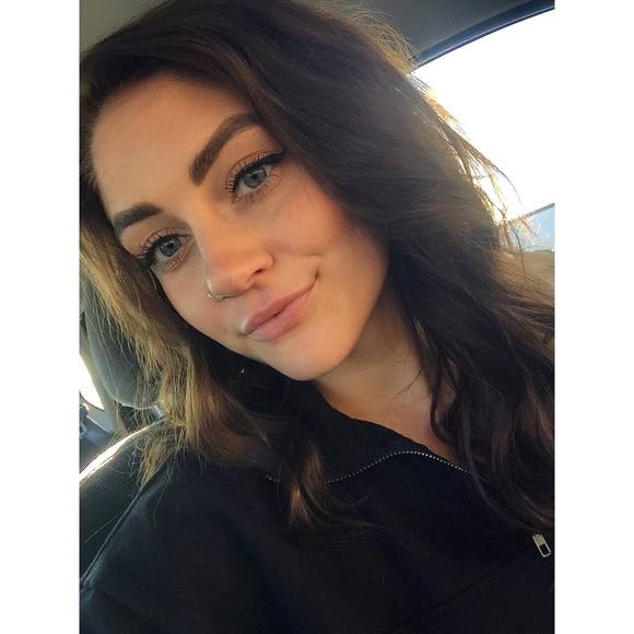 Meet your Posher, Isabel - Picture 1 of 1